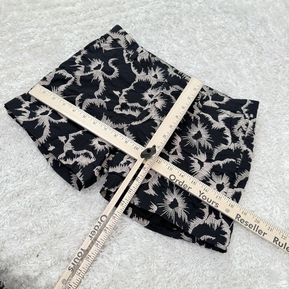 Banana Republic Shorts Womens 0 Sketchy Flower Embroidered Summer Casual Beach - Picture 3 of 12